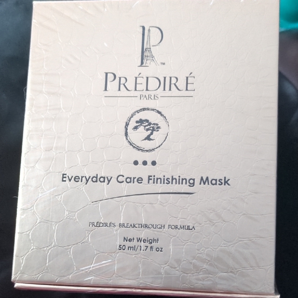 Everyday Care Finishing Mask - Cream With Red Light Device Included
